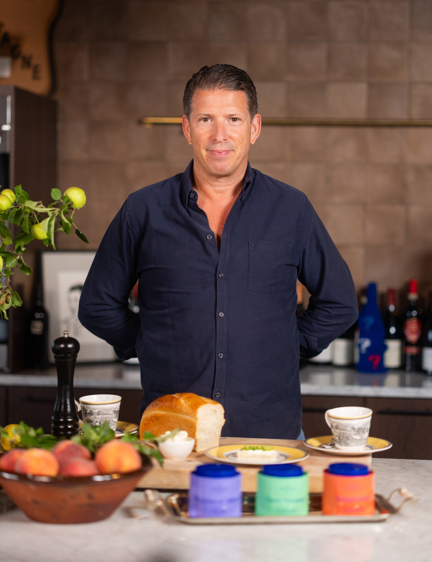 Pontus Frithiof med frukostdukning och teet Breakfast at Tiffany’s – ett svart Assam-te med maltig värme för stilla morgnar.