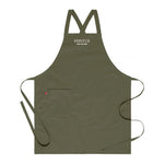 Olivgrönt kockförkläde i twill med broderad Pontus Frithiof-logotyp, visat framifrån.